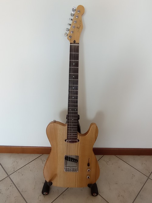 CHITARRA ELETTRICA
