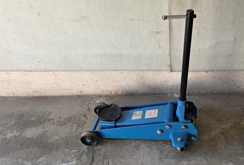 Cric idraulico Fervi per sost. gomme pneumatici 