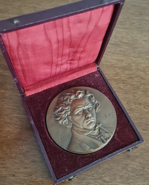 Medaglia in bronzo  Ludwig  Van Beethoven   firmat