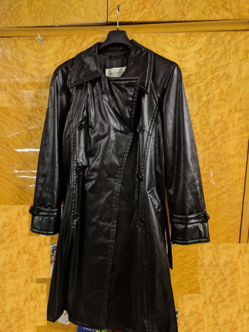 Vendo CAPPOTTO  da donna, nero, cerato, lucido