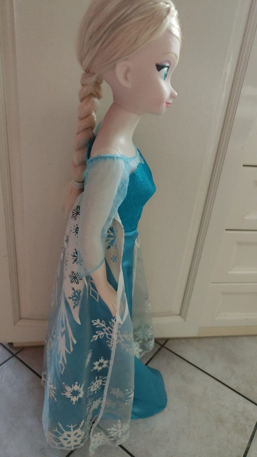 Vendo bambola di Elsa 